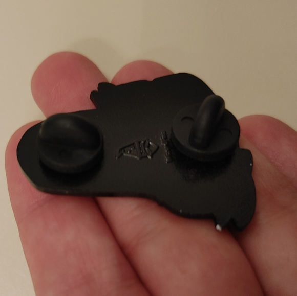 She Doesn't Even Go Here Damian Hoodie Enamel Pin - Picture 3 of 4